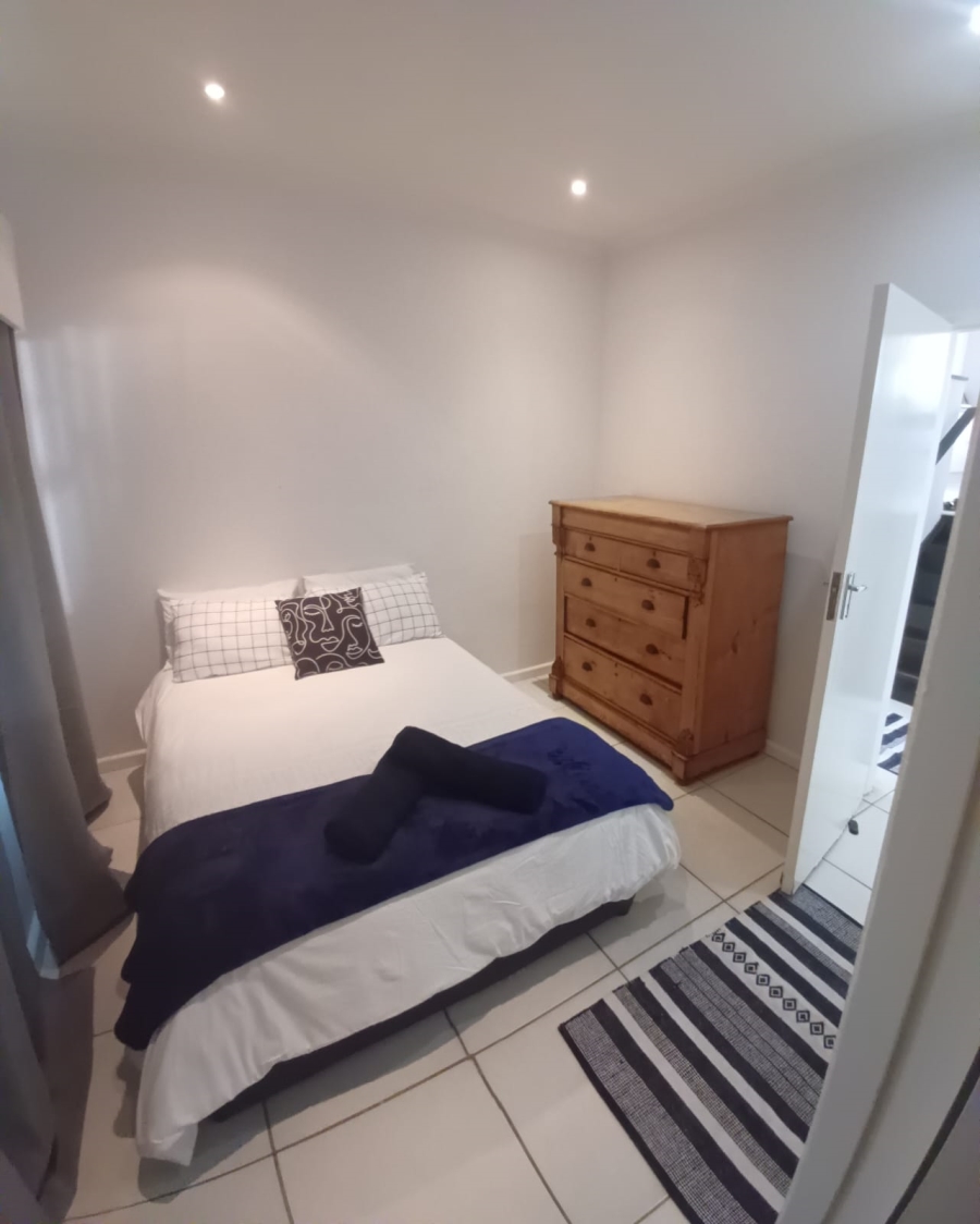 6 Bedroom Property for Sale in Paradise Beach Eastern Cape